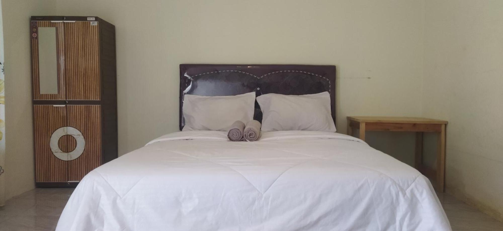 Selow Homestay Kuta  Buitenkant foto