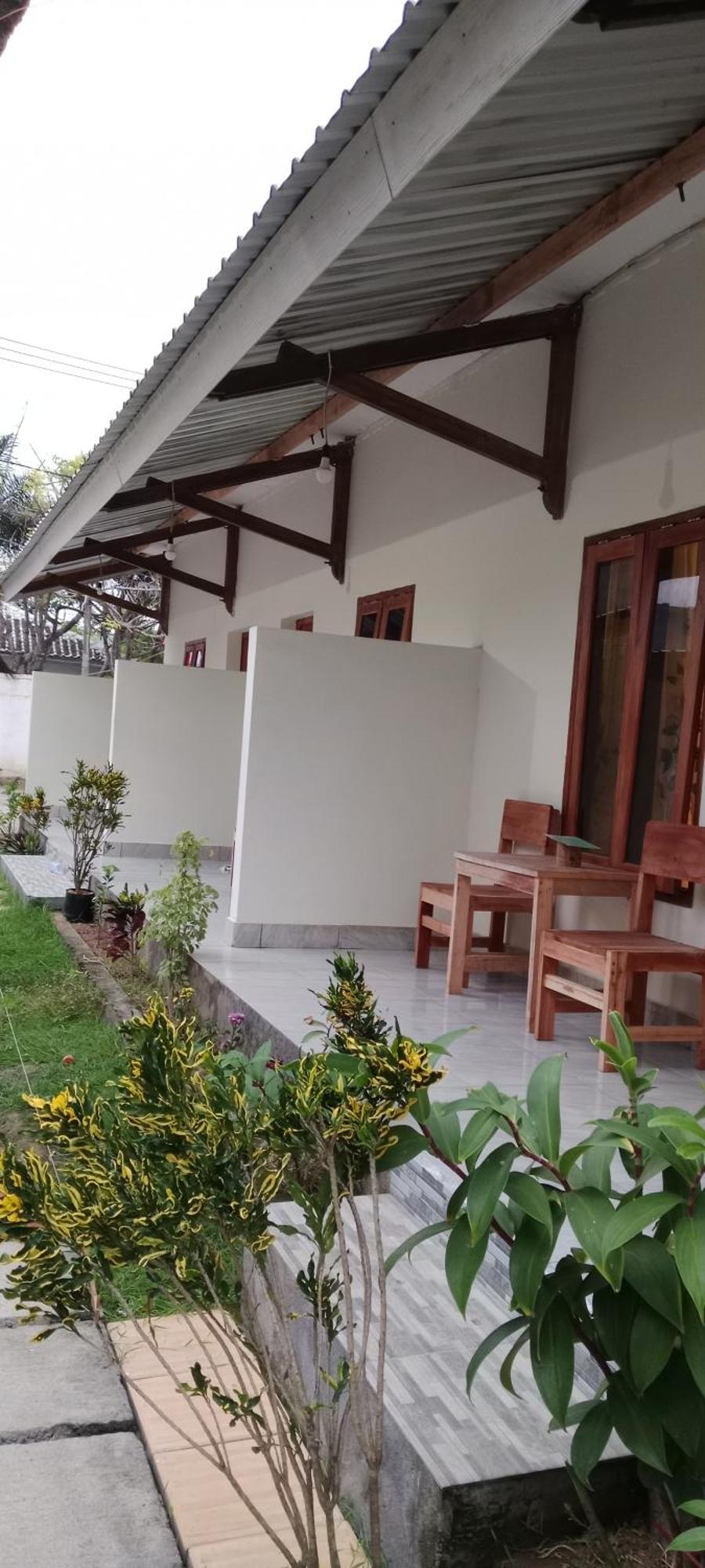 Selow Homestay Kuta  Buitenkant foto